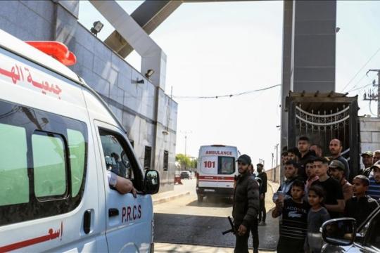 إجلاء 42 مريضًا من غزة إلى الأردن عبر كرم أبو سالم