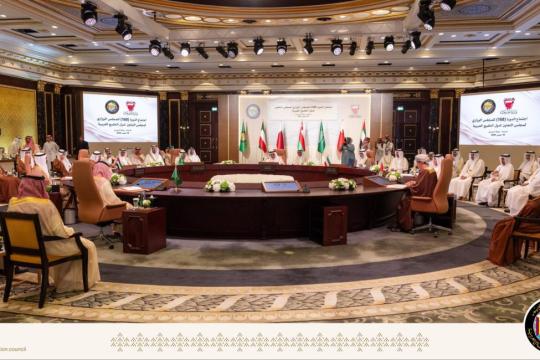 دول الخليج تطالب بإشراكها في مفاوضات واشنطن وطهران وتؤكد أولوية أمن مضيق هرمز