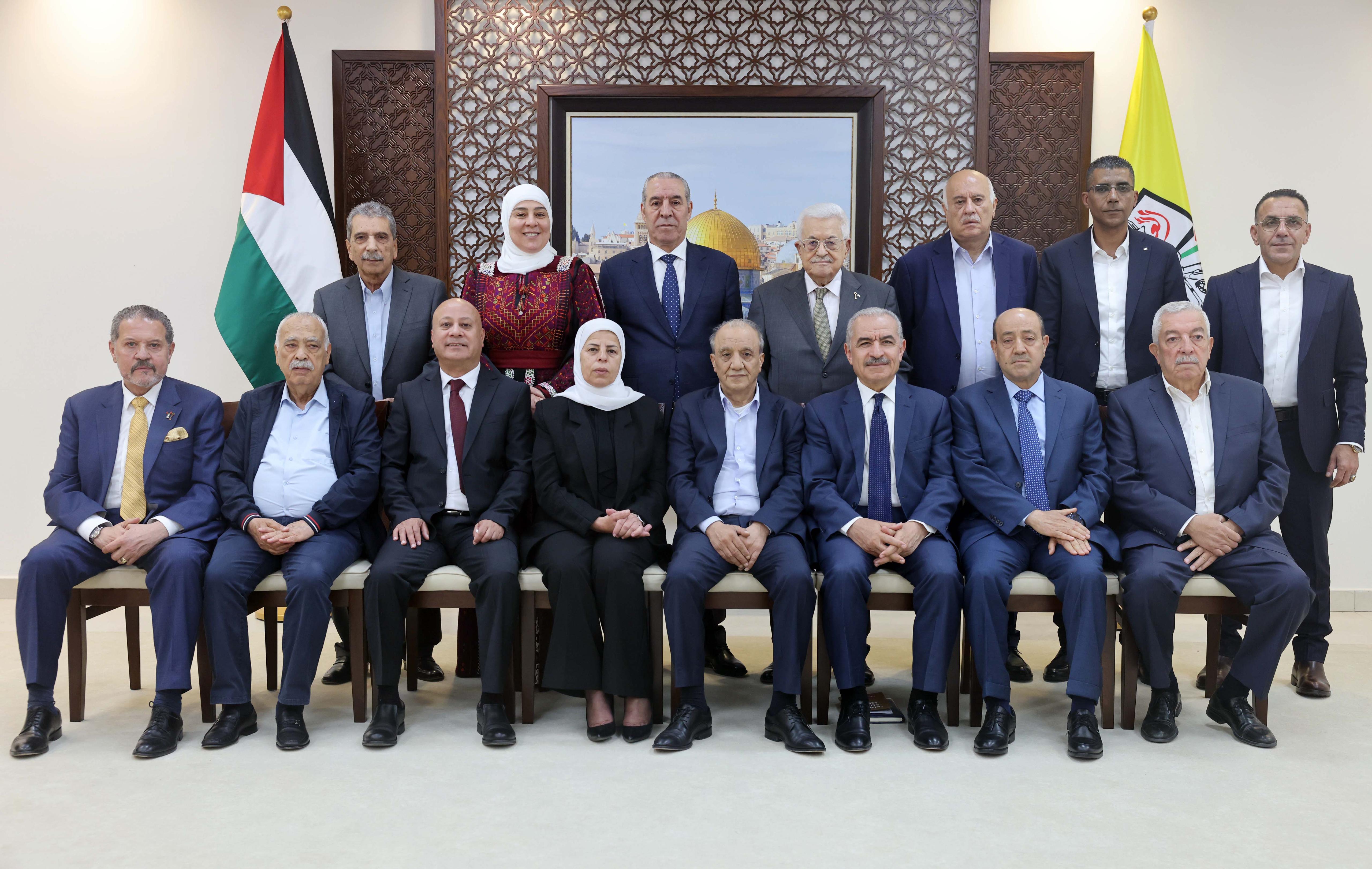 اجتماع أول برئاسة محمود عباس يبحث استحقاقات المرحلة المقبلة وتفعيل دور الحركة