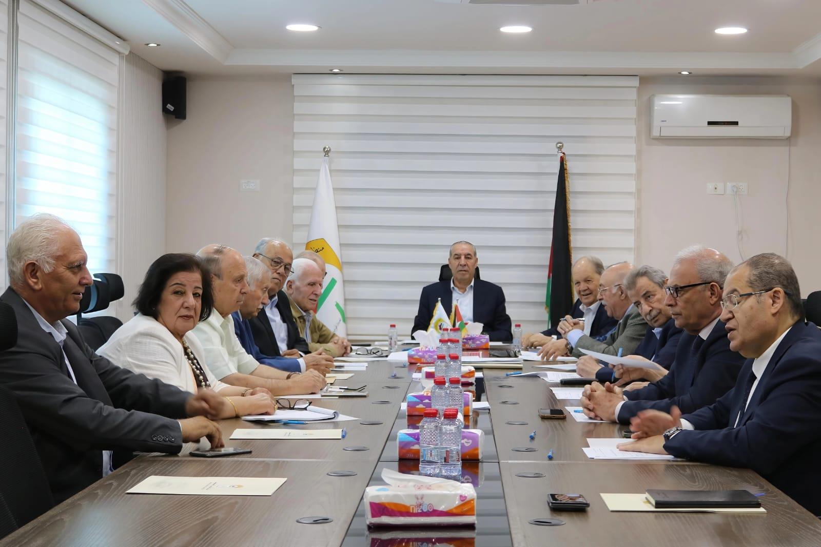 اللجنة التنفيذية تؤكد ضرورة تنفيذ اتفاق وقف إطلاق النار بشكل كامل، وتمكين دولة فلسطين من إدارة قطاع غزة، وتجدد تمسكها بإجراء الانتخابات والحوار الوطني الشامل.