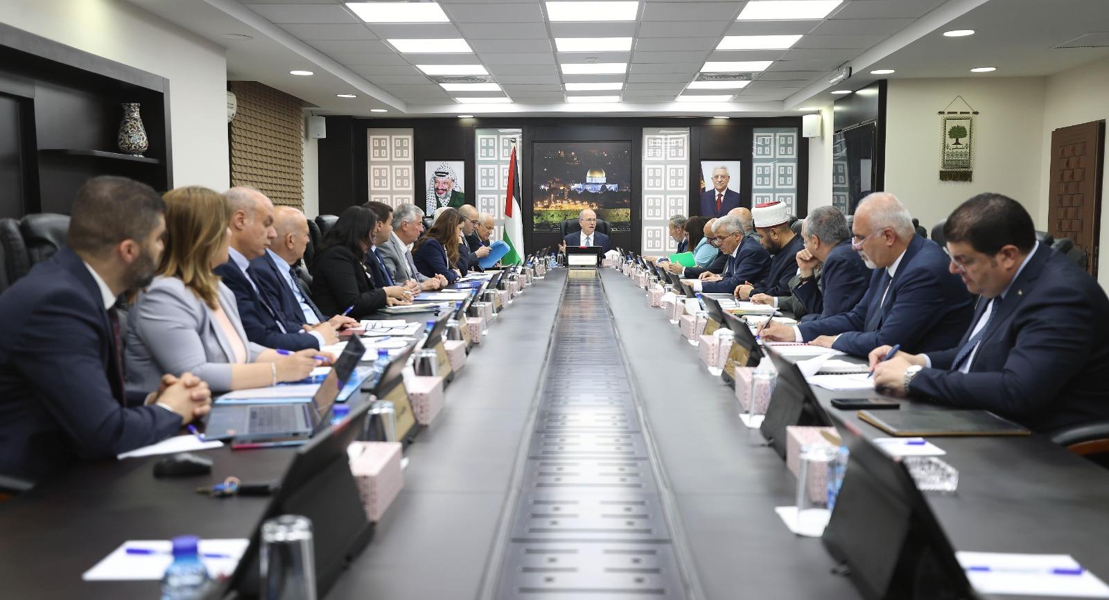 مجلس الوزراء يناقش تقارير الانتهاكات الإسرائيلية في الضفة وغزة ويؤكد ضرورة التحرك الدولي لوقف الاستيطان والخروقات