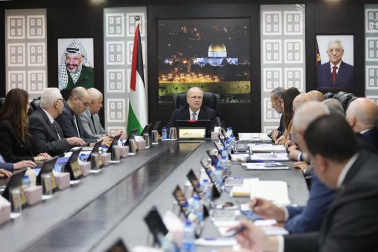 مجلس الوزراء يحذّر من تصاعد اعتداءات المستوطنين ويطالب بعقوبات دولية على الاستيطان