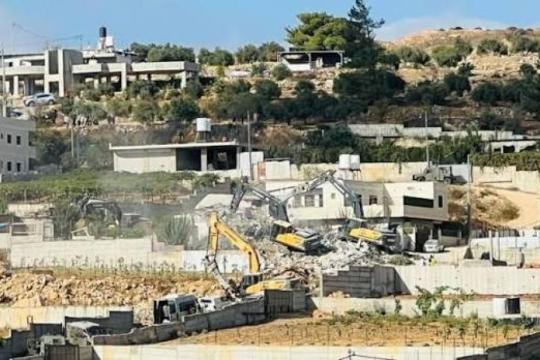 الاحتلال يُخلي عائلتين مقدسيتين من بطن الهوى لصالح جمعية استيطانية