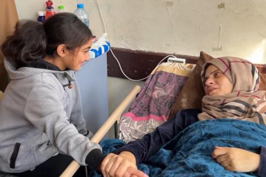 لحظة لعب تتحول إلى مأساة: قصة أم وطفلها في غزة