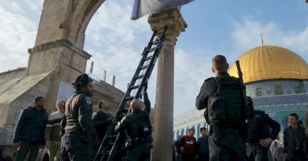 الأمانة العامة تحثّ على تسيير الرحلات الدينية إلى الأقصى والقيامة وتؤكد أن هوية القدس العربية ثابتة رغم القيود