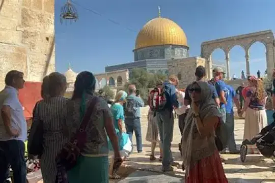 في خامس أيام العرش.. مئات المستوطنين يقتحمون المسجد الأقصى