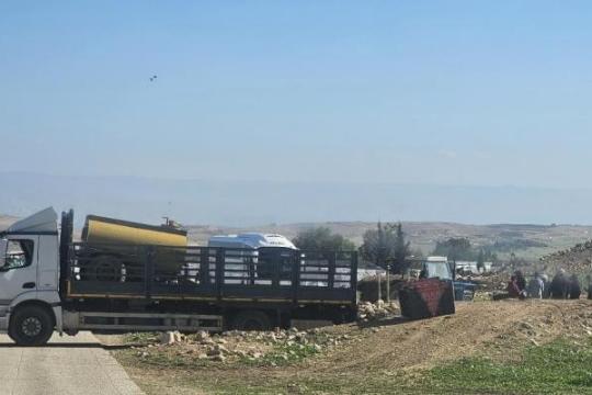 عشرات العائلات البدوية تُرغم على تفكيك مساكنها والرحيل قسراً في شمال أريحا