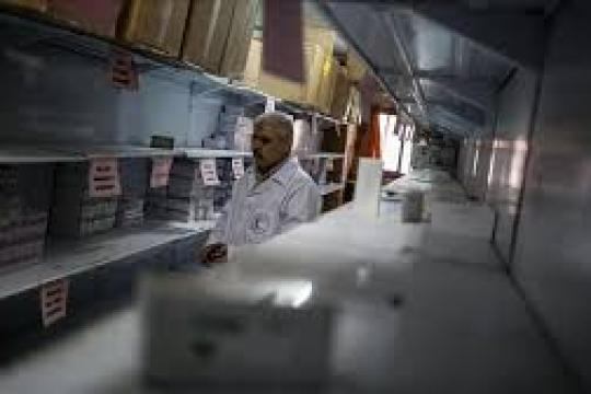 الصحة في غزة تحذّر من عجز حاد في الأدوية والمختبرات مهددة بالتوقف