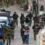 الاحتلال يعتقل الصحفي "فاروق عليات" عقب اقتحام منزله في جنين