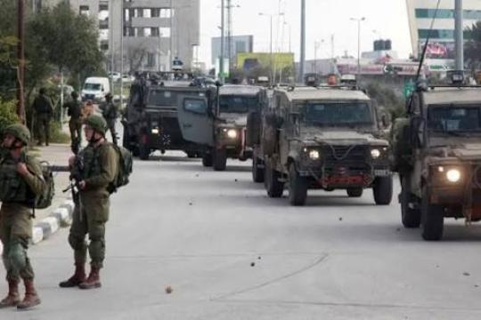 الاحتلال يقتحم رام الله والبيرة ويحاصر مجمع فلسطين الطبي