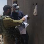 الاحتلال الإسرائيلي يخطر بهدم 11 منزلاً ومنشأة في بلدة حزما شمال شرق القدس