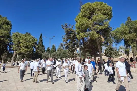 رابع أيام "عيد العرش".. مستوطنون يقتحمون الأقصى والاحتلال يضيّق على المصلين