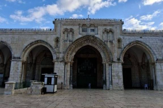 الاحتلال يواصل إغلاق المسجد الأقصى لليوم الرابع