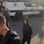 الشرطة الإسرائيلية تقتحم بيت عزاء وتجبر مسجداً على إغلاق مكبرات الصوت بتل السبع