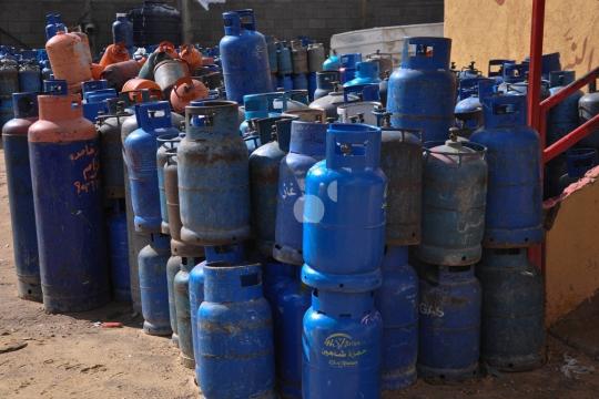 أزمة الغاز تتجدد: الاحتلال يعرقل الإمدادات وهيئة البترول تحاول احتواء الموقف