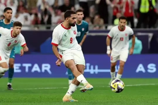 الأردن يُقصي العراق ويتأهل لنصف نهائي كأس العرب 2025