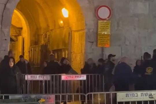 الاحتلال الإسرائيلي يحوّل البلدة القديمة بالقدس إلى ثكنة عسكرية ويواصل إغلاق الأقصى