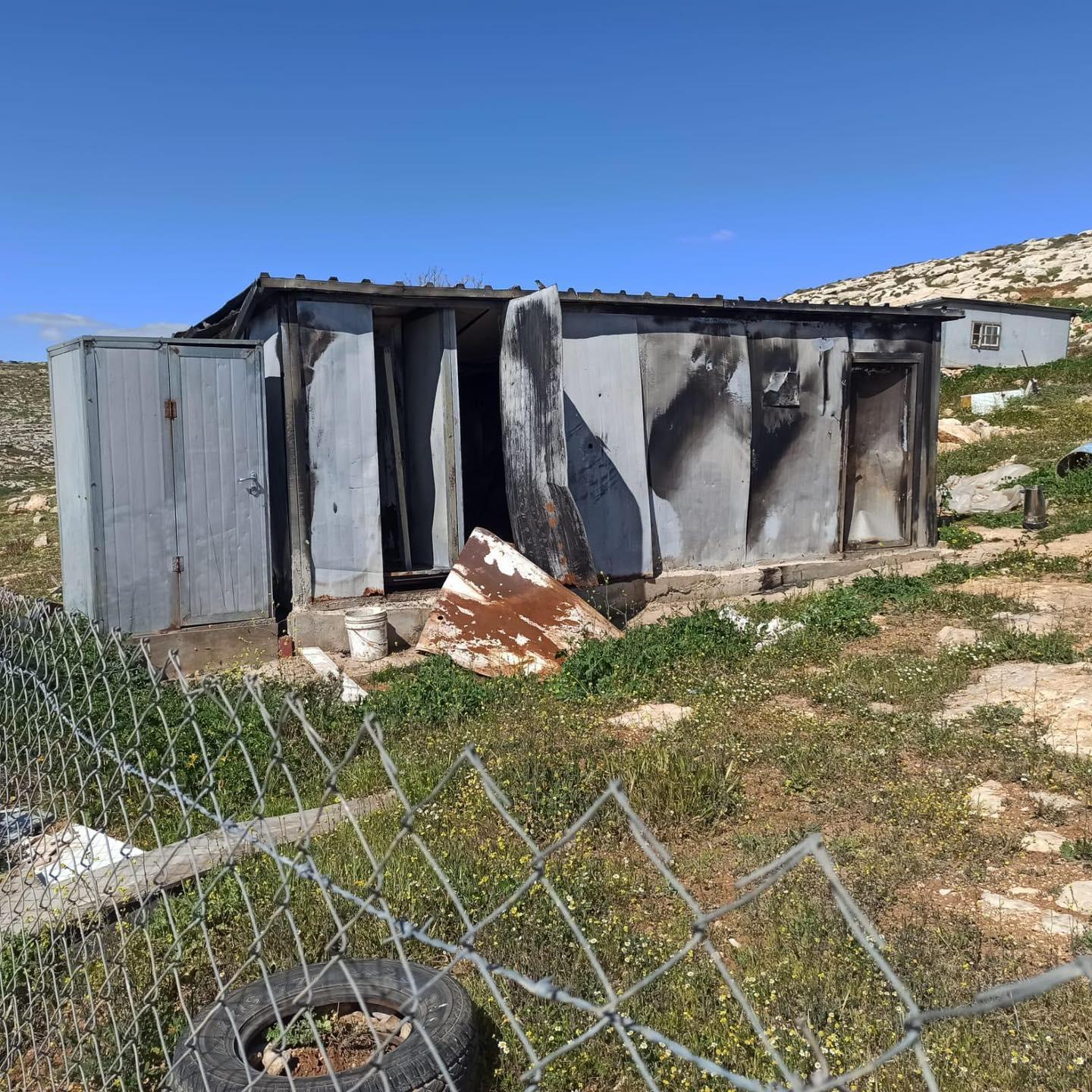 مستوطنون يستولون على ممتلكات بدو خلة السدرة قرب مخماس تحت حماية الاحتلال