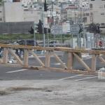 قوات الاحتلال تشدد إغلاق مدخل بلدة إذنا غرب الخليل