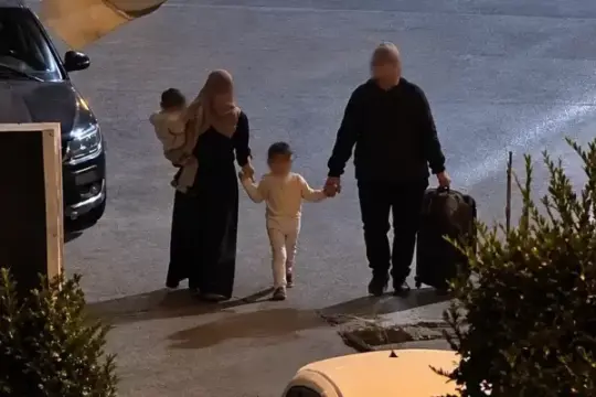 بلدية الخليل تعلن تفعيل خطة الطوارئ وتجهيز مراكز لإيواء النازحين
