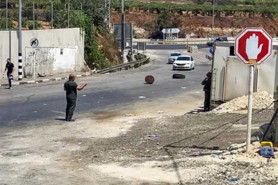 أهالي الجلدة يدعون لوقفة حاشدة رفضًا للإغلاق والتهجير في الخليل