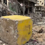 مركز حقوقي يحذّر من تحريك الخط الأصفر غربًا وتوسيع السيطرة على غزة