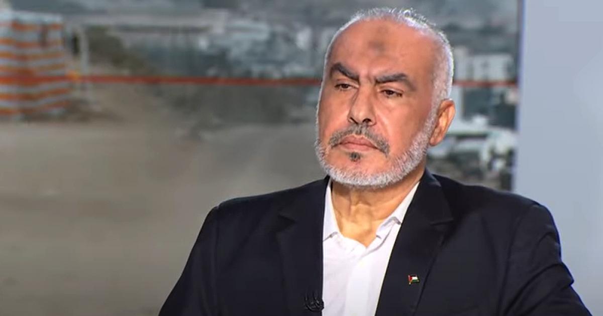 غازي حمد يؤكد استمرار التواصل مع الوسطاء واستعداد الحركة للمرحلة الثانية بشروط