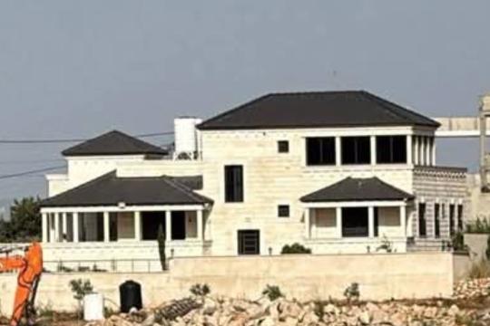 الاحتلال يخطر بالاستيلاء على منزل غرب جنين بزعم استخدامه لأغراض عسكرية