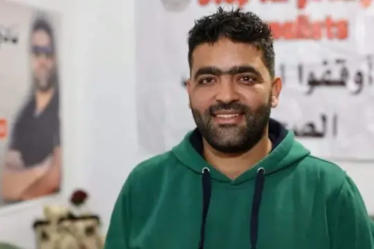 للمرة الثانية: تمديد اعتقال الصحفي معاذ عمارنة إداريًا