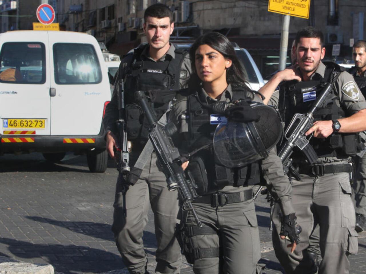 شهدت الساعات الأولى من صباح اليوم الإثنين مداهمة واسعة نفذتها الشرطة الإسرائيلية لمكاتب الاتحاد النقابي العمالي في إسرائيل