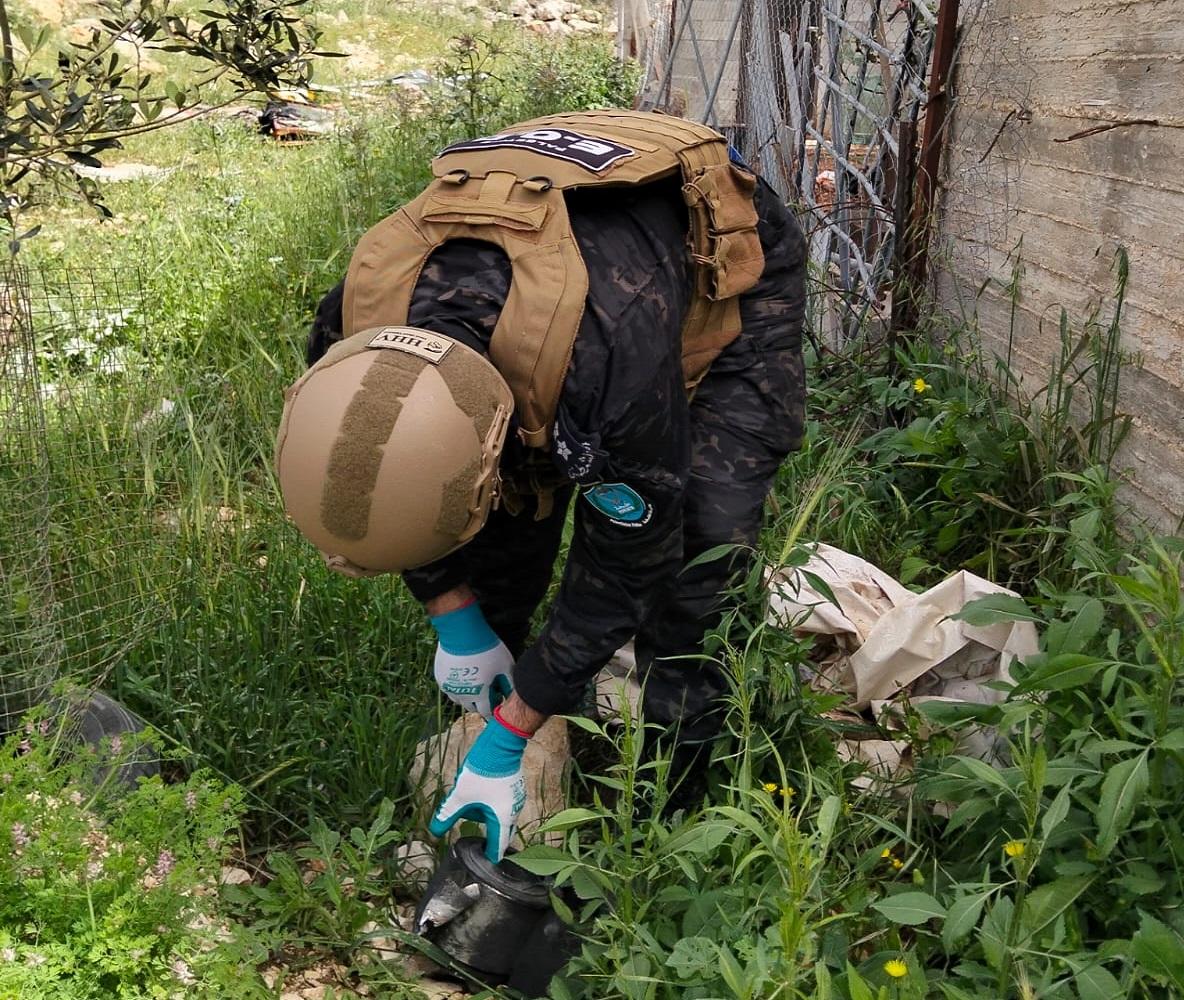 الشرطة تتعامل مع شظايا صاروخية في سلفيت دون إصابات