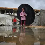 خيام مهترئة ومنازل مدمّرة.. الدفاع المدني يدق ناقوس الخطر جنوب غزة