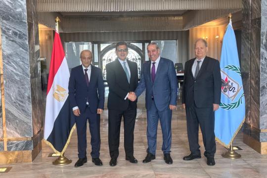 حسين الشيخ يبحث في العلمين مع رئيس المخابرات المصرية توحيد الجهود الفلسطينية