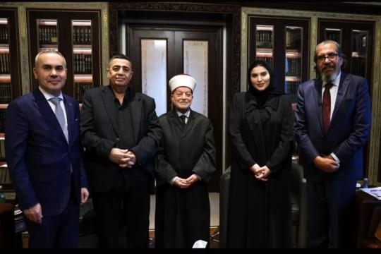 مفتي القدس يبحث مع وزيرة الدولة القطرية للتعاون الدولي تطورات الأوضاع في القدس وغزة