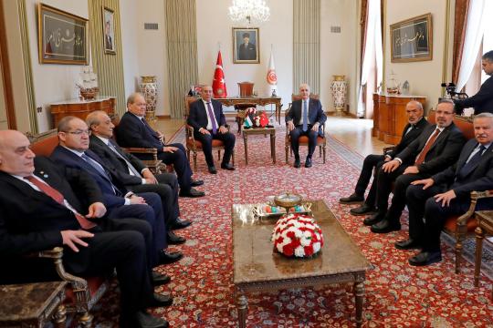 وفد فلسطيني رفيع يلتقي رئيس البرلمان التركي لتعزيز الدعم للقضية الفلسطينية