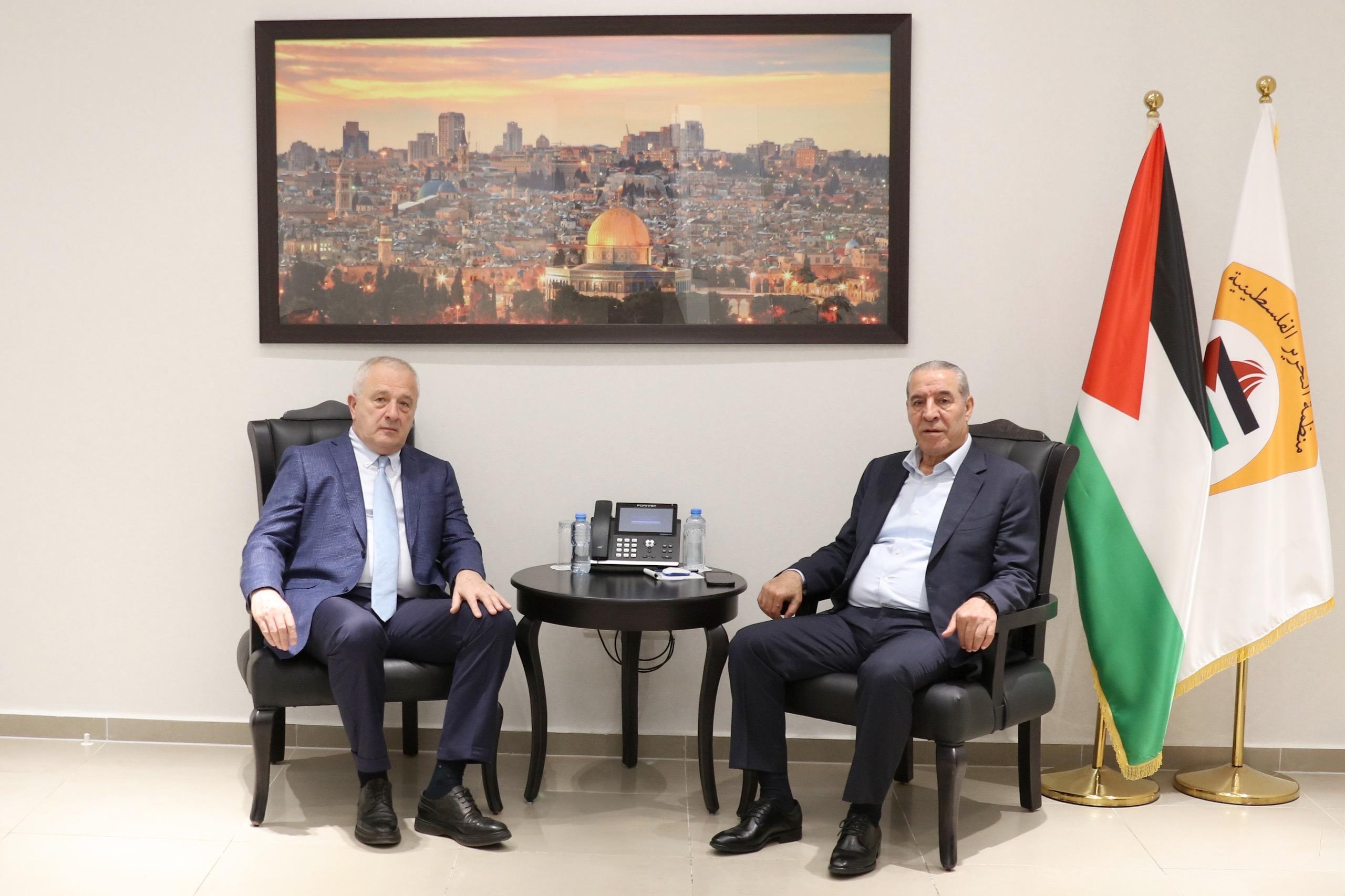 الشيخ يبحث مع السفير الروسي تطورات القضية الفلسطينية وجهود التهدئة