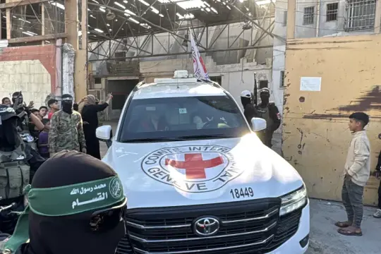 مصدر بالمقاومة: الاحتلال يرفض دخول الصليب لشرق غزة للبحث عن جثث الأسرى