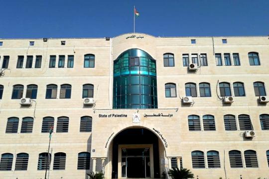 وزارة التربية تعتمد التعليم الإلكتروني في المدارس والجامعات حتى الخميس