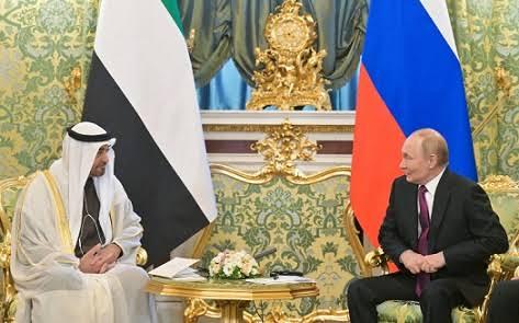 تأتي المباحثات وسط جهود دبلوماسية لمعالجة الخلافات بين الولايات المتحدة وإيران، وفي مقدمتها ترتيبات الملاحة في مضيق هرمز