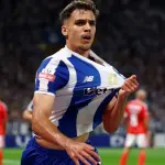 بورتو يحسم كلاسيكو البرتغال بثلاثية أمام بنفيكا