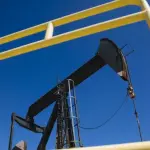 مخاطر تعطل مضيق هرمز تدفع أسعار النفط نحو اختبار قمم 120 دولاراً