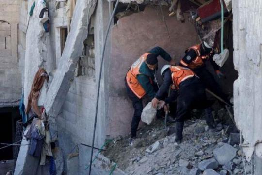 انتشال 8 شهداء من تحت الأنقاض في الصبرة ومواصلة البحث عن مفقودين