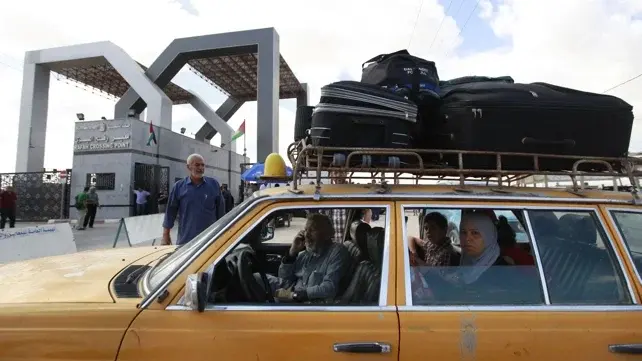 رئيس الوزراء الإسرائيلي يشدد على استخدام معبر رفح كأداة ضغط ويعلن عن خطوات لنزع سلاح حماس