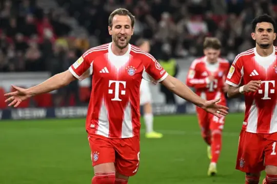 هاتريك هاري كين يقود بايرن ميونيخ لسحق شتوتغارت بخماسية نظيفة