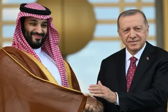 السعودية وباكستان وتركيا يوقعون اتفاقية دفاع مشترك