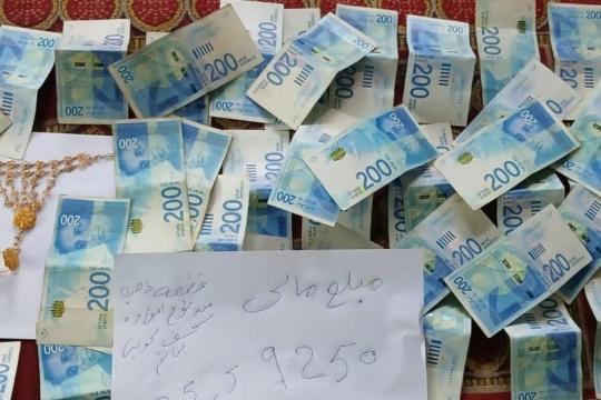 شرطة خان يونس تحل قضية سرقة سوار ذهب بوزن 25.5 جرام