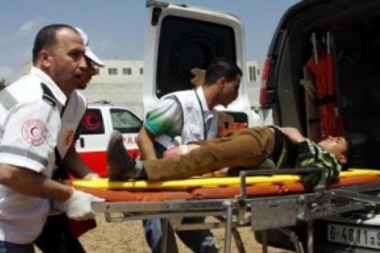 إصابة شاب وطفل برصاص الاحتلال شمال غزة