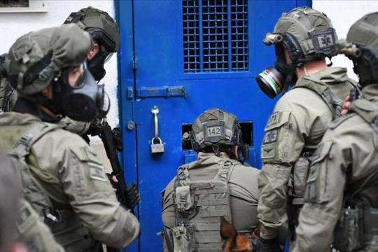 تصاعد الانتهاكات بحق الأسرى في عزل سجن جانوت
