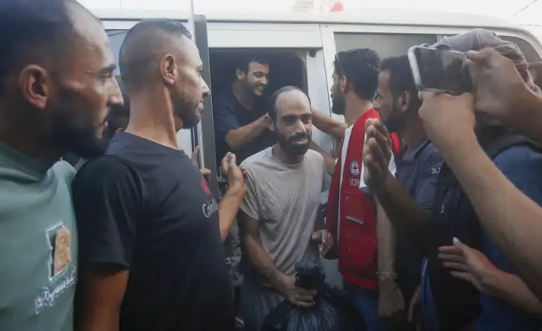 الأسرى نقلوا من مناطق مختلفة في قطاع غزة وسط غياب تفاصيل حول حالتهم الصحية