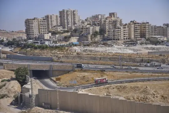 8 دول تدعو لفرض عقوبات على داعمي الاستيطان في الضفة والقدس